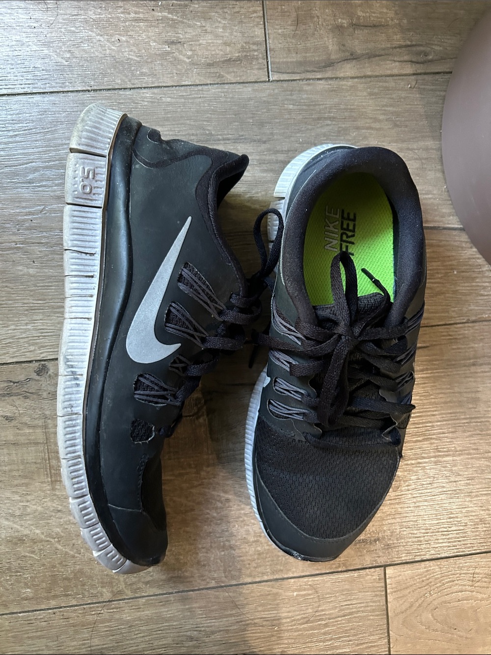 Nike Free 5.0 Women’s Sneakers Black  size 8